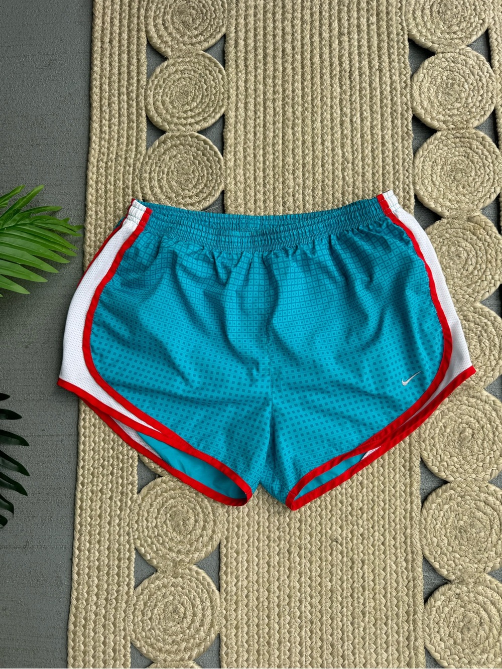 Nike Dri-FIT Teal Red Patterned Tempo Running Shorts Size M